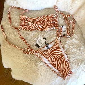 Kendall and Kylie bikini